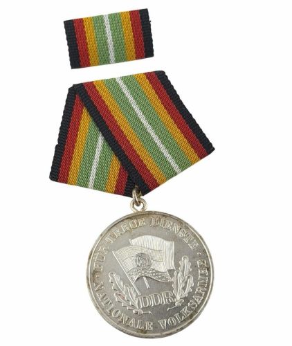 DDR NVA Medaille für treue Dienste in der Nationalen Volksarmee in Silber