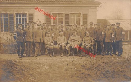 Foto-AK 1.WK Deutsche Soldaten bei Sanitäter-Kurses Rot-Kreuz