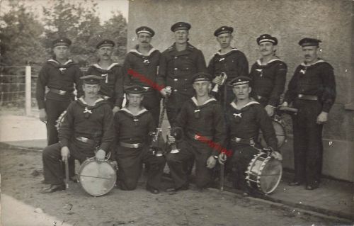 Foto-AK 1.WK Spielmannszug Matosen Mützenband "MARINE-LUFTSCHIFF-ABTEILUNG"