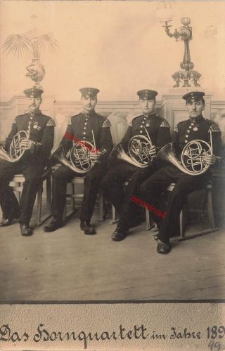 Foto-AK 1.WK Deutsche Soldaten Musiker mit Orden als Hornquartett