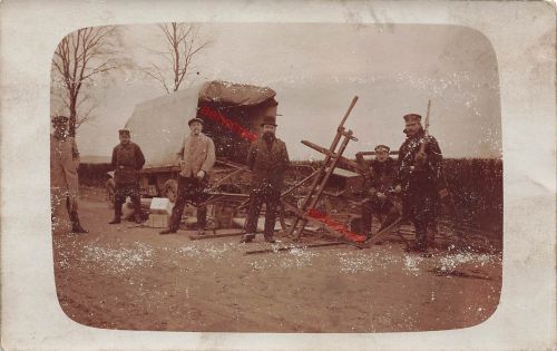 Foto-AK 1.WK Deutsche Soldaten Landsturm am LKW