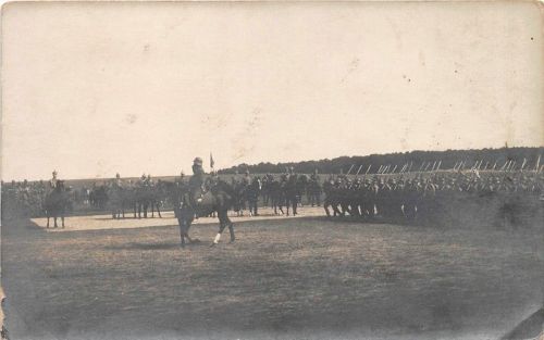 Foto 1.WK Kaiserliche Parade Truppensoldaten Stahlhelm