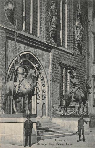 Bremen Die Harjes-Ritter Rathaus-Portal Postkarte AK