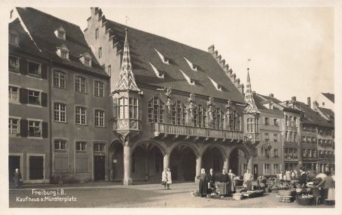 Kaufhaus am Münsterplatz in Freiburg im Breisgau Baden-Württemberg Postkarte AK