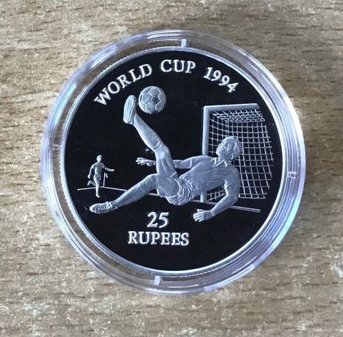 Seychellen 25 Rupees 1993 Fallrückzieher Fußball PP Silbermünze Mit Zertifikat