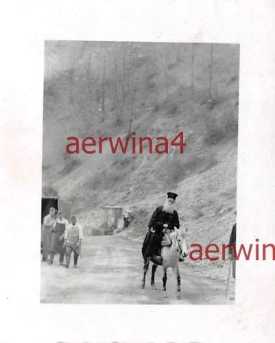 Griechischer Pope Priester auf Maulesel Griechenland