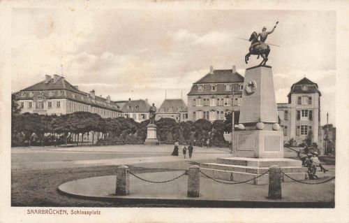 Blick auf Schlossplatz mit Denkmal Saarbrücken Saarland Postkarte AK 1915