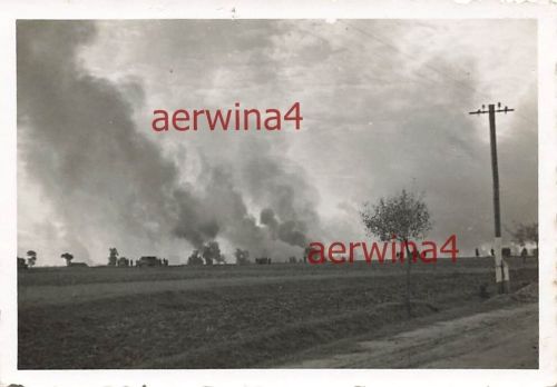 Rauchwolken im Kampfgebiet Charleroi Belgien