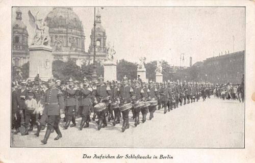 Das Aufziehen der Schlosswache in Berlin Patriotika Postkarte AK 1916