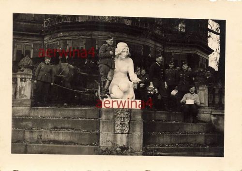 Soldaten am Schloss Saarbrücken Westwall