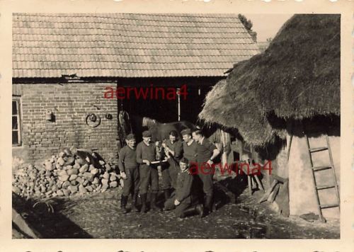 Gruppenfoto deutsche Soldaten an der Schmiede bei Hrubieszow Polen