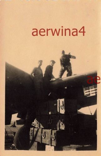 Technischer Dienst am Flugzeug Ju 88 Flugplatz Plovdiv Bulgarien