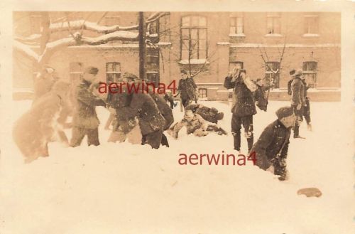 Schneeballschlacht deutsche Soldaten Kaserne Hrubieszow Polen