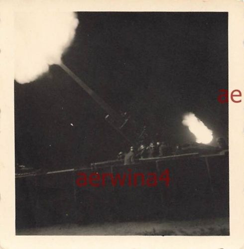 Nachtangriff feuernde 8,8 cm Flak Stellung Braunschweig