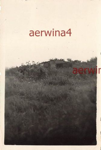Engl. Panzerwagen Morris C8 am Bunker an der Maas Holland