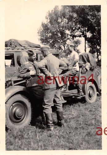 Vormarsch Rast am Kübelwagen Horch 830 R Sudetenland