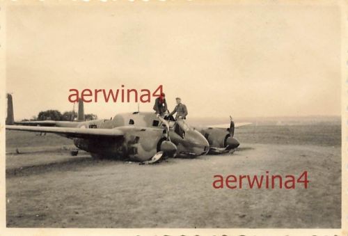 Notgelandetes franz. Flugzeug Breguet Br. 690 bei Craonne Frankreich
