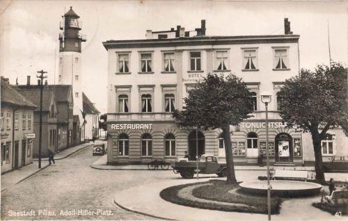 Adolf-Hitler-Platz, Hotel mit Restaurant in Pillau Baltijsk Ostpreussen AK 1941