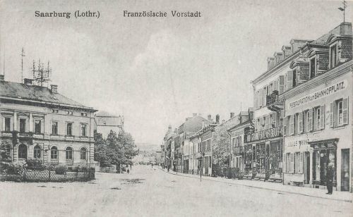 Französische Vorstadt, Restaurant und Postamt in Saarburg Rheinland-Pfalz AK