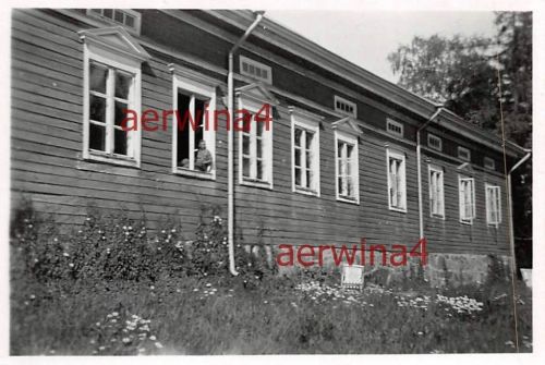 Deutscher Soldat im Quartier in Karkkeu Finnland