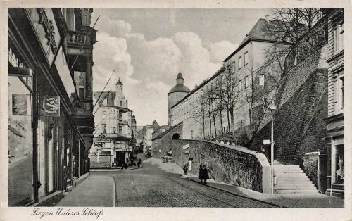 AK Siegen Unteres Schloss Straßenansicht Nordrhein-Westfalen 1941 Postkarte