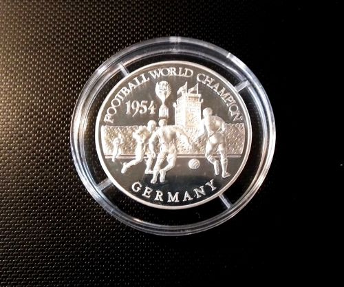 Sambia 500 Kwacha 2001 Fußball in Bern Silber