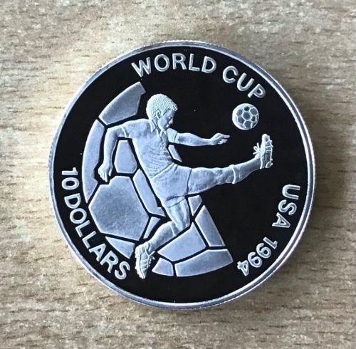 Fidschi - Insel 10 Dollars 1993 Fallrückzieher Fußball PP Silbermünze Zertifikat