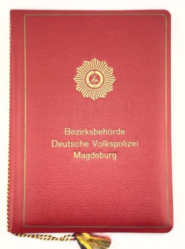 DDR Urkundenmappe leer Bezirksbehörde Deutsche Volkspolizei Magdeburg