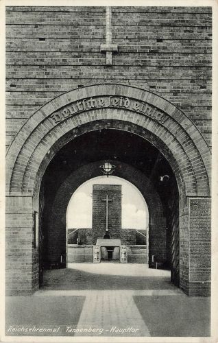 AK Tannenberg Haupttor Reichsehrenmal Tannenberg 1940 Ostpreußen gelaufen