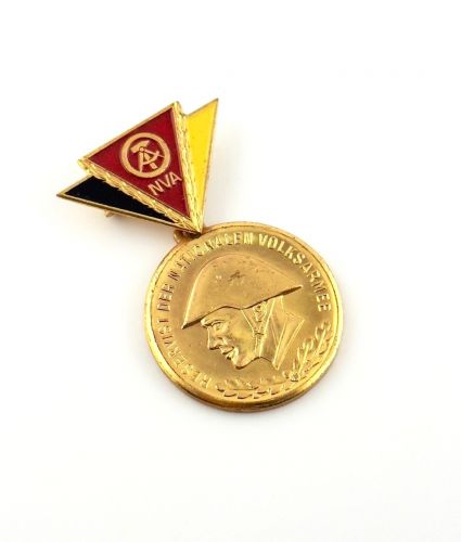 DDR Reservistenabzeichen der Nationalen Volksarmee in Gold