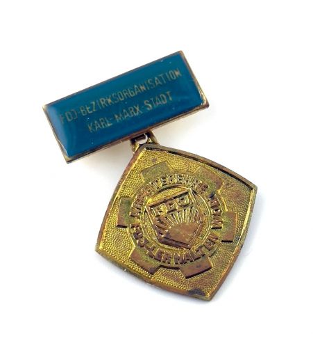 DDR Medaille Bezirksorganisation Karl Marx Stadt Arbeiterehre FDJler halten Wort