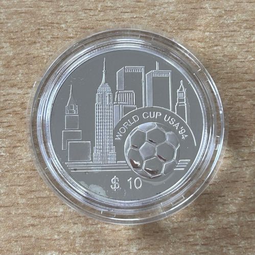 10 Dollar 1994 Karibik Skyline Manhattan Fussball PP Silber mit Zertifikat