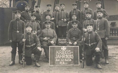 Fotokarte 1.WK Gruppenfoto Soldaten des Landsturm Inf. Batl. 3