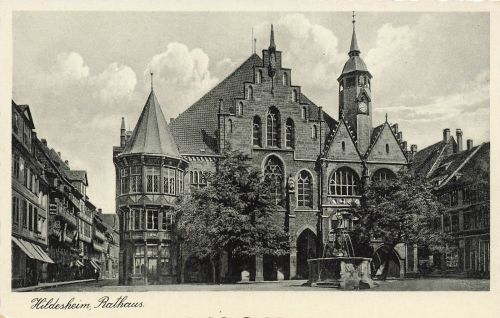 AK Hildesheim Rathaus Springbrunnen Niedersachsen ungelaufen Postkarte