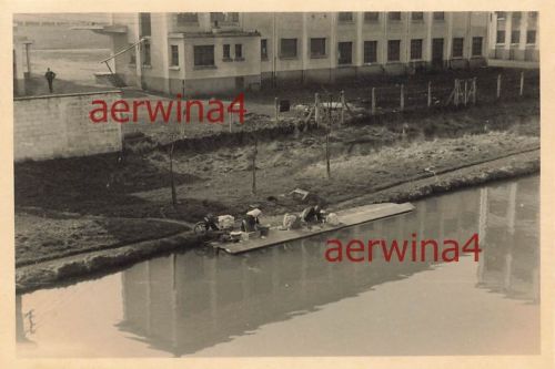 Franz. Frauen Wäsche waschen Kanal Orleans bei Montargis Frankreich