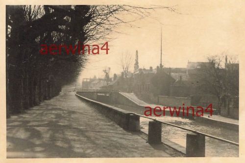 Blick auf das Sperrwehr Kanal Orleans Montargis Frankreich
