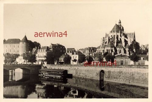 Mayenne-Brücke mit Kathedrale in Mayenne Frankreich