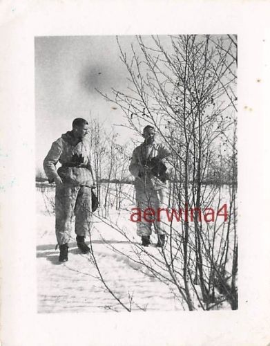 Patrouille deutsche Soldaten Wintertarn 1944 Leningradfront Russland Ostfront