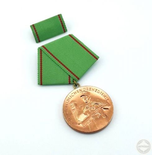 DDR Medaille für vorbildlichen Grenzdienst Bartel 132d
