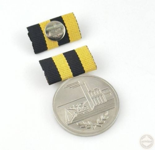 DDR Medaille für Verdienste in der Kohleindustrie der DDR Bartel 242b
