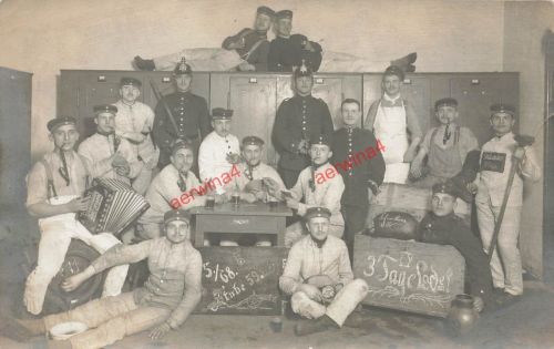 Foto AK 1.WK Soldaten Pickelhaube Sachsen Art.-Regt. 68 Riesa Budenzauber