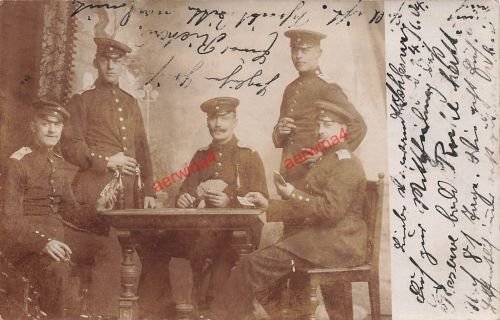 Foto AK 1.WK Soldaten Schulterklappe 84 beim Karten Spielen Schleswig