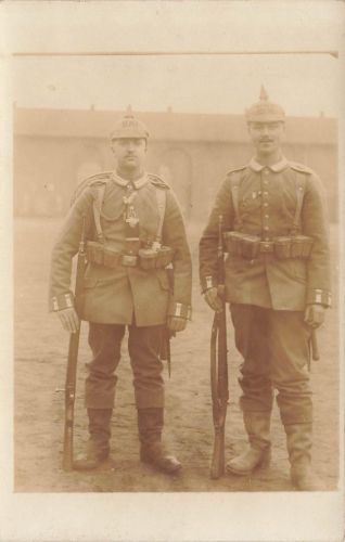 Fotokarte 1.WK Portrait deutsche Soldaten Pickelhaube 100