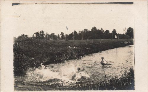 Fotokarte 1.WK nackte Soldaten 8/98 beim Baden im Osten