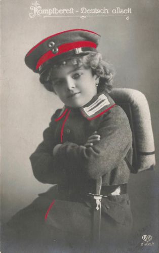 AK 1.WK Kampfbereit Deutsch allzeit kleine Soldatin 1917 Patriotika Postkarte