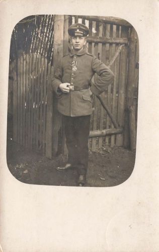 Foto 1.WK Portrait deutscher Soldat 12./105. nach EK-2 Verleihung