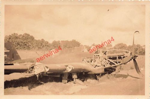 notgelandetes englisches FLugzeug Fairey Battle bei Ostende Fland Belgien