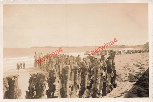 Deutscher Soldaten am Strand von Cherbourg Frankreich