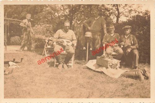 Deutsche Soldaten Rast bei Cherbourg Frankreich