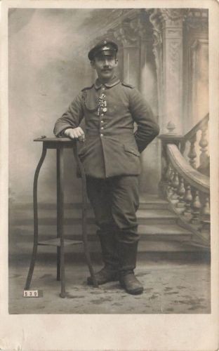 Fotokarte 1.WK Portrait deutscher Soldat nach EK-2 Verleiung